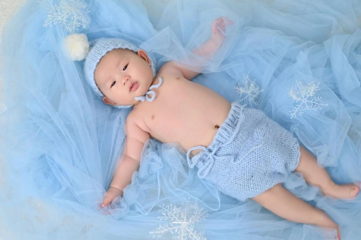 射阳满月宝宝放屁臭